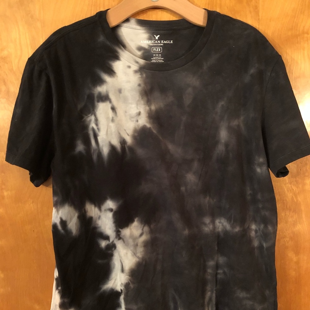 American Eagle Outfitters Men’s tie dye tee